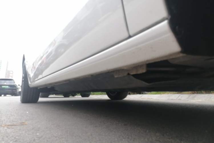 Used Buick GL8 New Energy 2025 Lu Shang Luxury Edition 7-Seater Right Side Sill