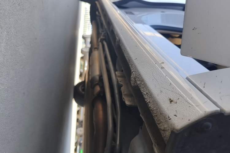 Used Buick GL8 New Energy 2025 Lu Shang Luxury Edition 7-Seater Right Side Sill