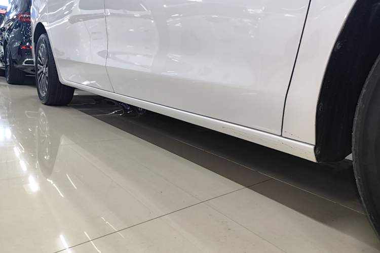 Used Buick GL8 New Energy 2025 Lu Shang Luxury Edition 7-Seater Right Side Sill