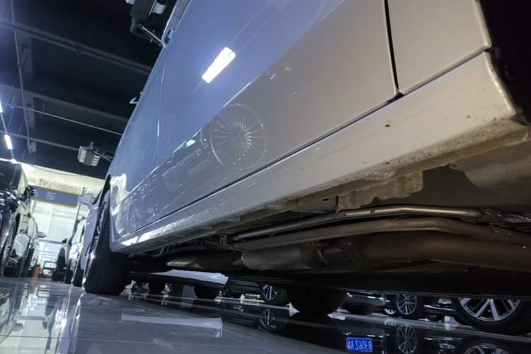 Used Buick GL8 New Energy 2025 Lu Shang Luxury Edition 7-Seater Right Side Sill
