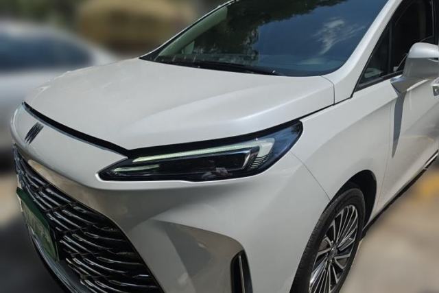 Używany Buick GL8 New Energy 2025 Lu Shang Luxury Edition 7-Seater
