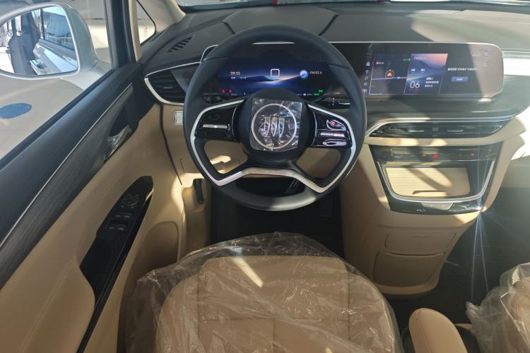 Used Buick GL8 New Energy 2025 Lushang First-Drive Edition 7-Seater Steering Wheel