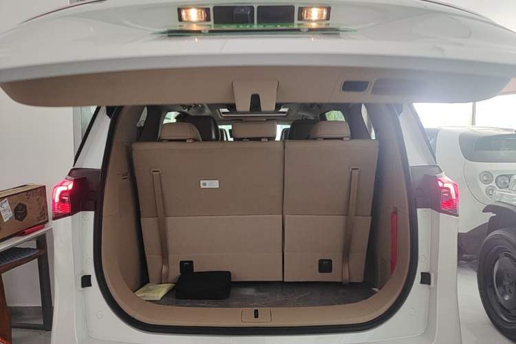 Used Buick GL8 New Energy 2025 Lu Shang Luxury Edition 7-Seater Trunk