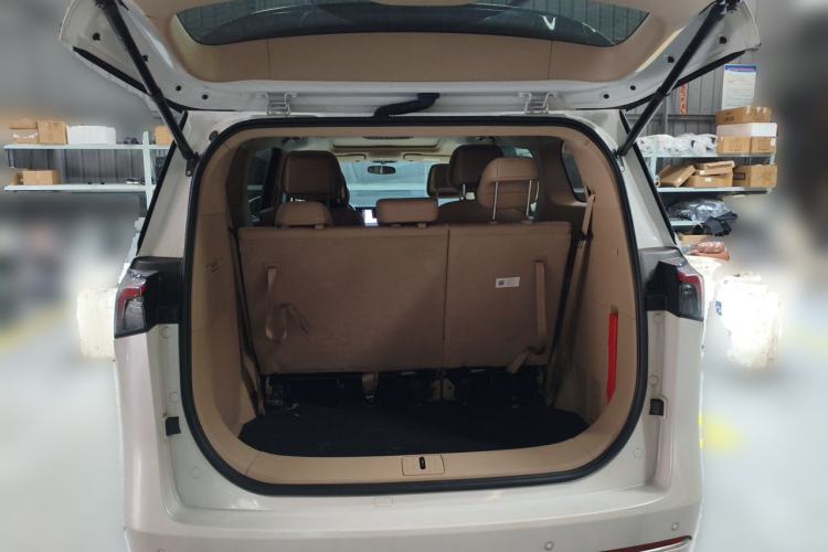 Used Buick GL8 New Energy 2025 Lushang First-Drive Edition 7-Seater Trunk