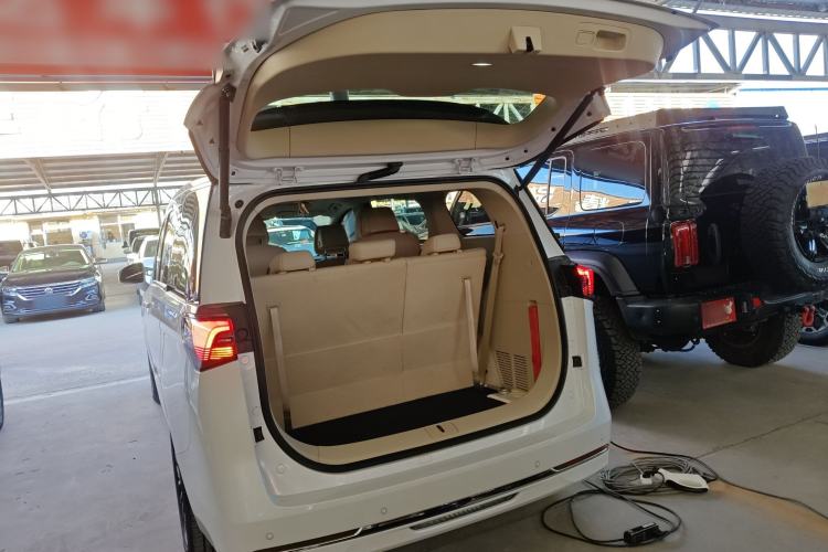 Used Buick GL8 New Energy 2025 Lushang First-Drive Edition 7-Seater Trunk