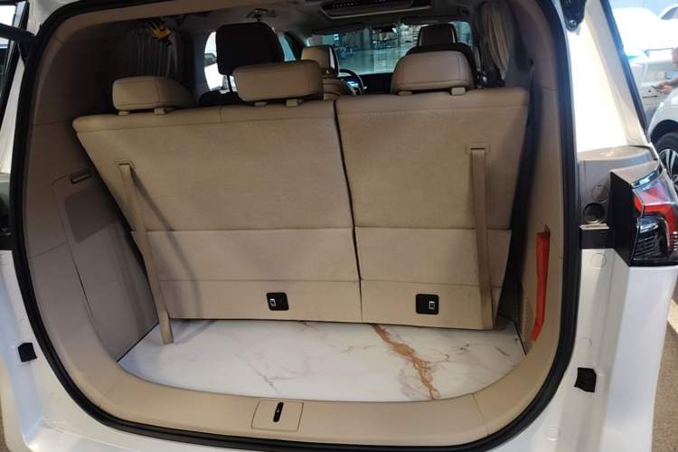 Used Buick GL8 New Energy 2025 Lu Shang Luxury Edition 7-Seater Trunk