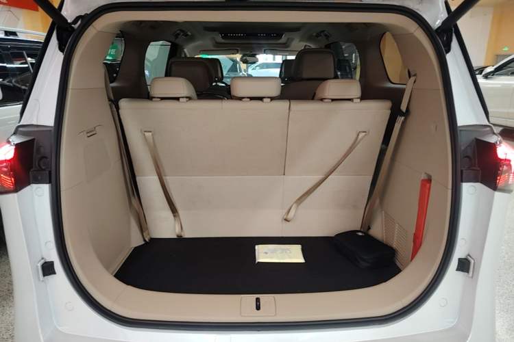 Used Buick GL8 New Energy 2025 Lu Shang Luxury Edition 7-Seater Trunk