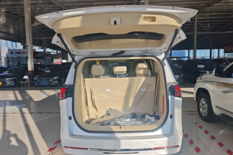 Used Buick GL8 New Energy 2025 Lushang First-Drive Edition 7-Seater Trunk