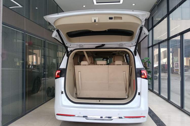 Used Buick GL8 New Energy 2025 Lu Shang Luxury Edition 7-Seater Trunk