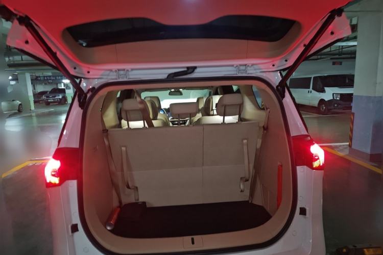 Used Buick GL8 New Energy 2025 Lu Shang Luxury Edition 7-Seater Trunk