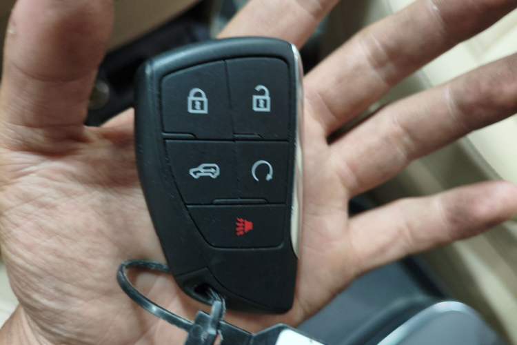 Used Buick GL8 New Energy 2025 Lushang First-Drive Edition 7-Seater Vehicle Key
