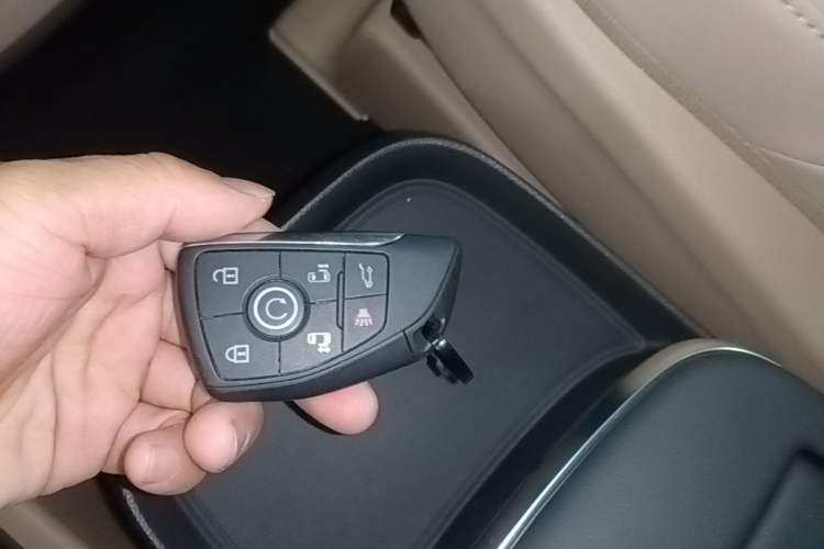 Used Buick GL8 New Energy 2025 Lu Shang Luxury Edition 7-Seater Vehicle Key