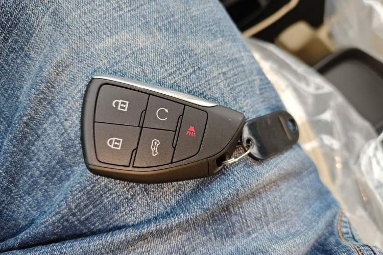 Used Buick GL8 New Energy 2025 Lushang First-Drive Edition 7-Seater Vehicle Key