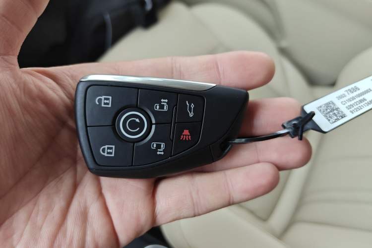 Used Buick GL8 New Energy 2025 Lu Shang Luxury Edition 7-Seater Vehicle Key