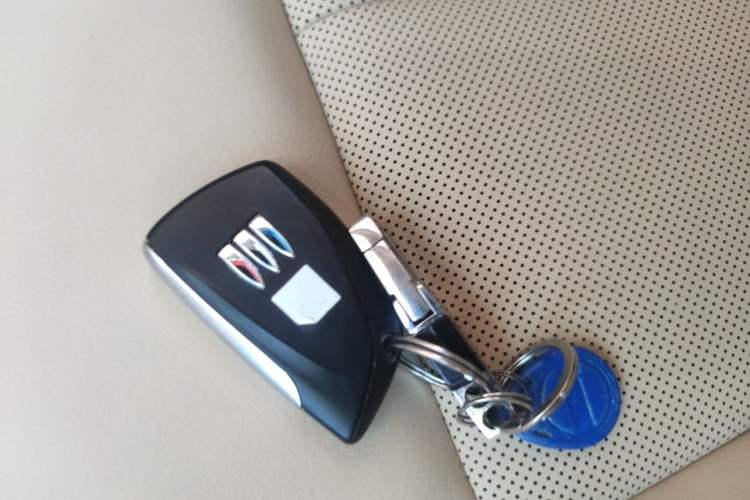 Used Buick GL8 New Energy 2025 Lu Shang Luxury Edition 7-Seater Vehicle Key