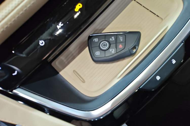 Used Buick GL8 New Energy 2025 Lu Shang Luxury Edition 7-Seater Vehicle Key