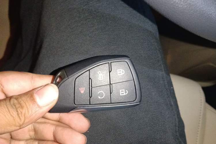 Used Buick GL8 New Energy 2025 Lushang First-Drive Edition 7-Seater Vehicle Key