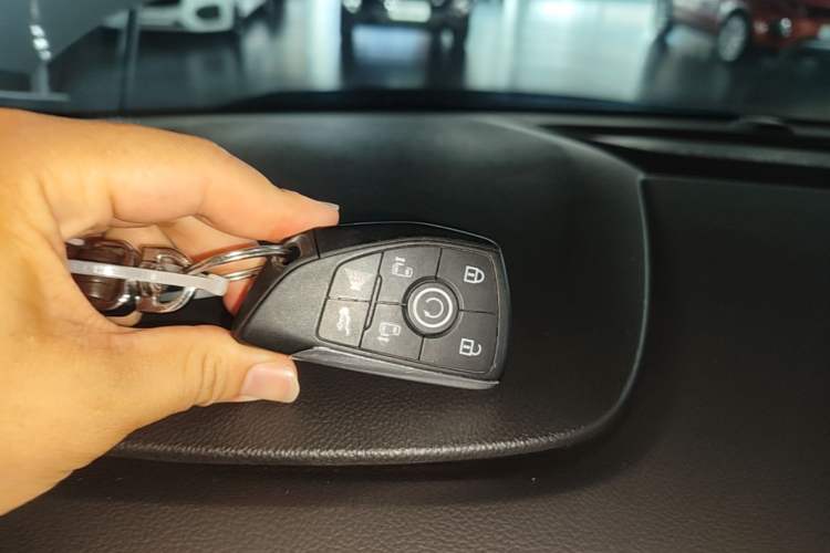 Used Buick GL8 New Energy 2025 Lu Shang Luxury Edition 7-Seater Vehicle Key