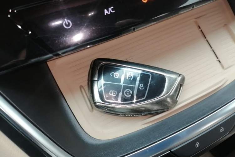Used Buick GL8 New Energy 2025 Lu Shang Luxury Edition 7-Seater Vehicle Key