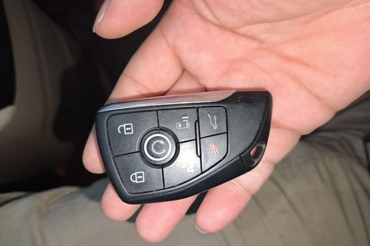 Used Buick GL8 New Energy 2025 Lu Shang Luxury Edition 7-Seater Vehicle Key