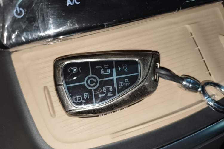 Used Buick GL8 New Energy 2025 Lu Shang Luxury Edition 7-Seater Vehicle Key