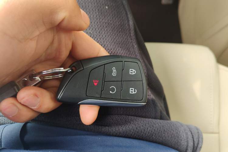 Used Buick GL8 New Energy 2025 Lushang First-Drive Edition 7-Seater Vehicle Key