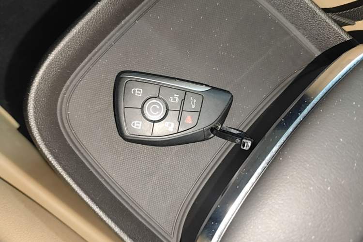 Used Buick GL8 New Energy 2025 Lu Shang Luxury Edition 7-Seater Vehicle Key