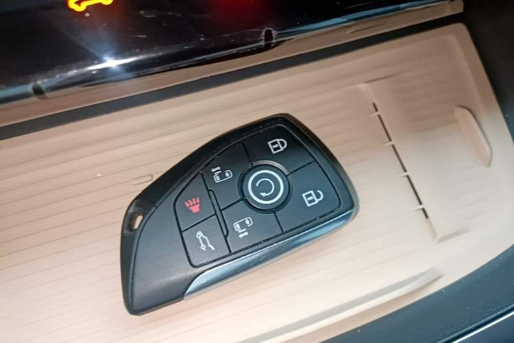Used Buick GL8 New Energy 2025 Lu Shang Luxury Edition 7-Seater Vehicle Key