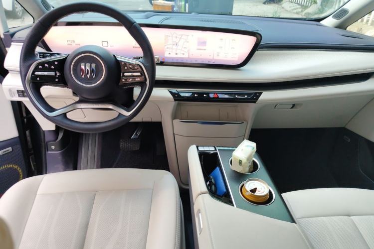 Used Buick GL8 New Energy 2026 Model Lu Zun Prestige Edition Center Console