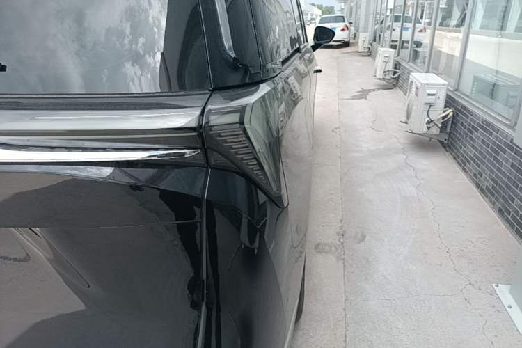Used Buick GL8 New Energy 2026 Model Lu Zun Luxury Edition Exterior 3