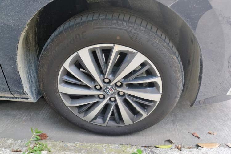 Used Buick GL8 New Energy 2026 Model Lu Zun Prestige Edition Right Front Wheel Hub