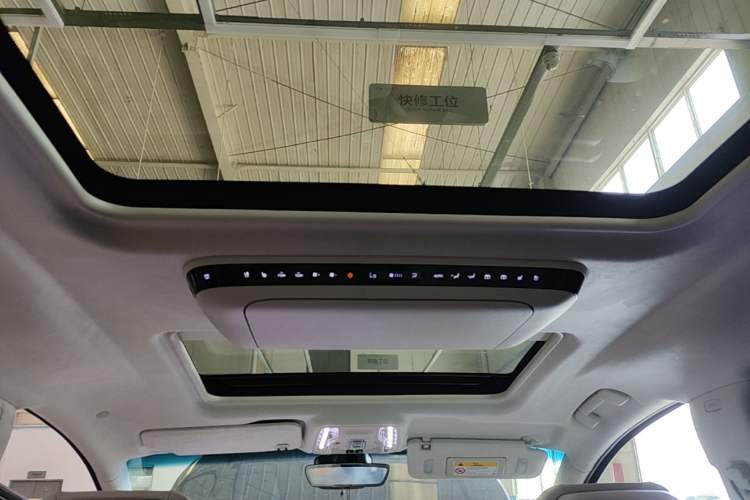 Used Buick GL8 New Energy 2026 Model Lu Zun Luxury Edition Headliner