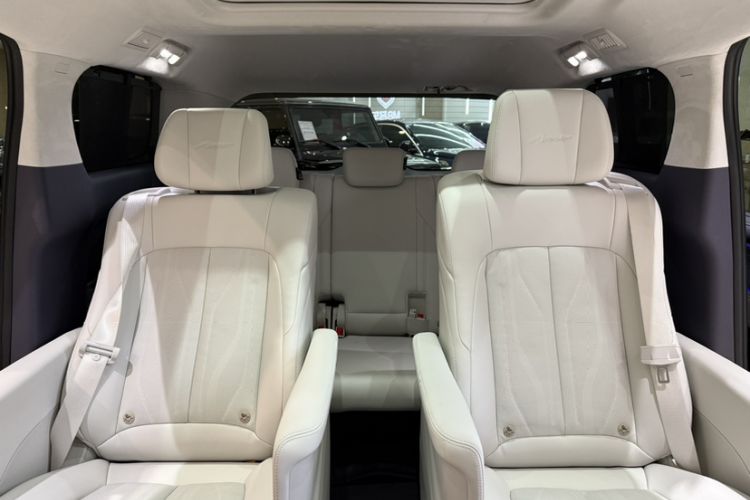 Used Buick GL8 New Energy 2026 Model Lu Zun Luxury Edition Interior 7