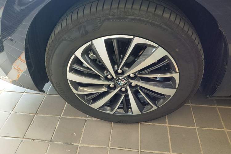 Used Buick GL8 New Energy 2026 Model Lu Zun Luxury Edition Left Front Wheel Hub