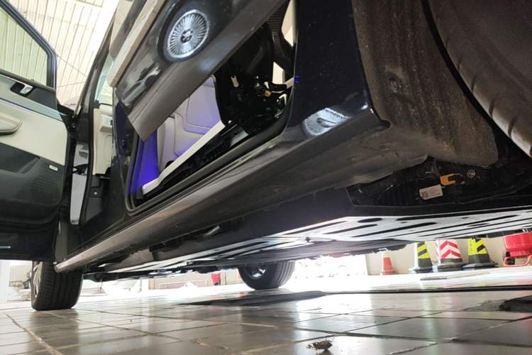 Used Buick GL8 New Energy 2026 Model Lu Zun Luxury Edition Left Side Sill