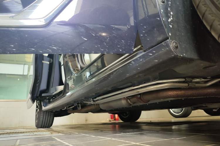 Used Buick GL8 New Energy 2026 Model Lu Zun Luxury Edition Right Side Sill