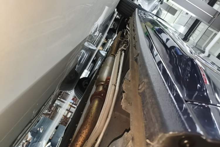 Used Buick GL8 New Energy 2026 Model Lu Zun Luxury Edition Right Side Sill
