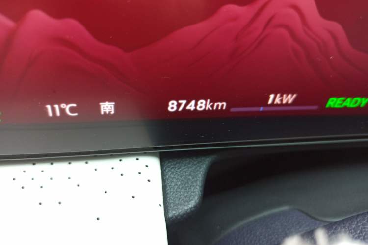 Used Buick GL8 New Energy 2026 Model Lu Zun Prestige Edition Odometer Close Up
