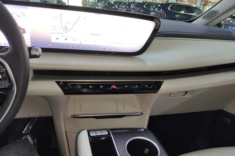 Used Buick GL8 New Energy 2026 Model Lu Zun Prestige Edition Audio And AC Panel
