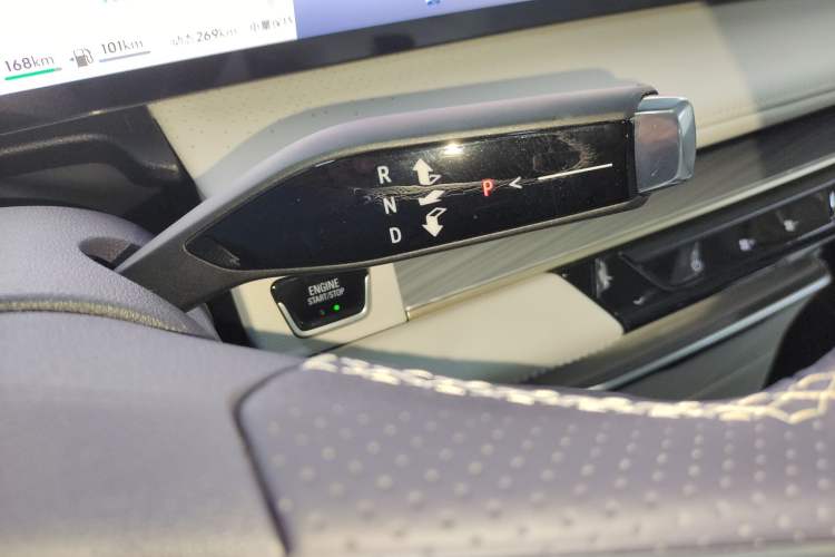 Used Buick GL8 New Energy 2026 Model Lu Zun Prestige Edition Gear Lever