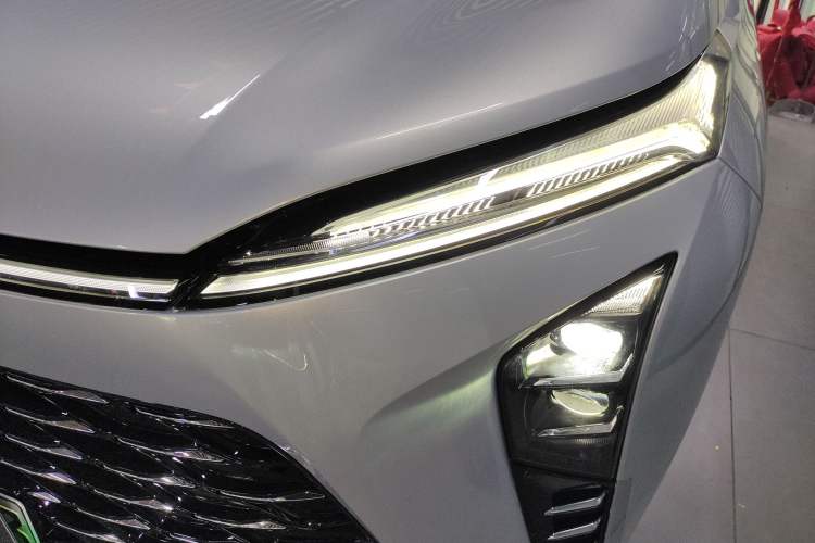 Used Buick GL8 New Energy 2026 Model Lu Zun Prestige Edition Left Front Headlight