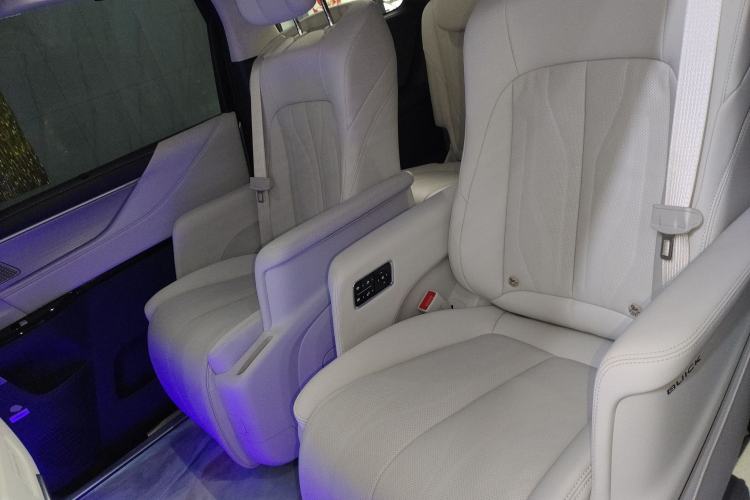 Used Buick GL8 New Energy 2026 Model Lu Zun Prestige Edition Left Rear Seat