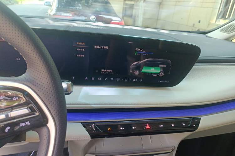 Used Buick GL8 New Energy 2026 Model Lu Zun Luxury Edition Audio And AC Panel