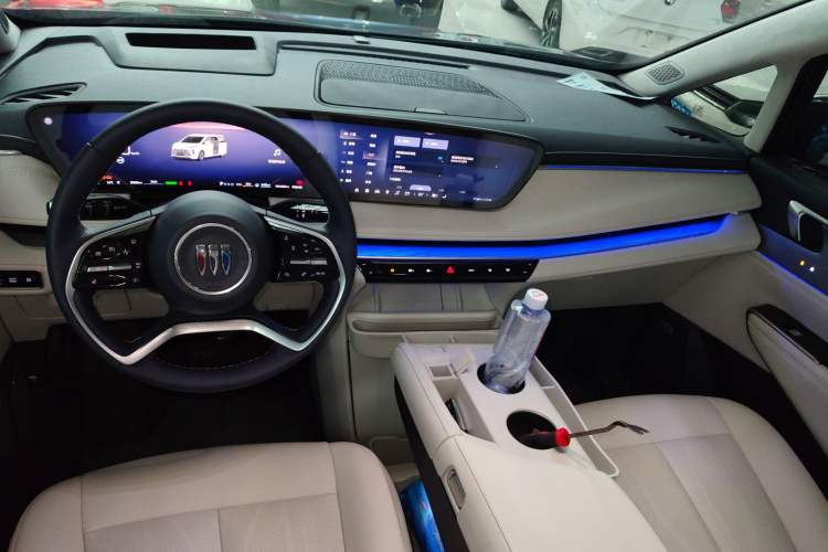 Used Buick GL8 New Energy 2026 Model Lu Zun Luxury Edition Center Console
