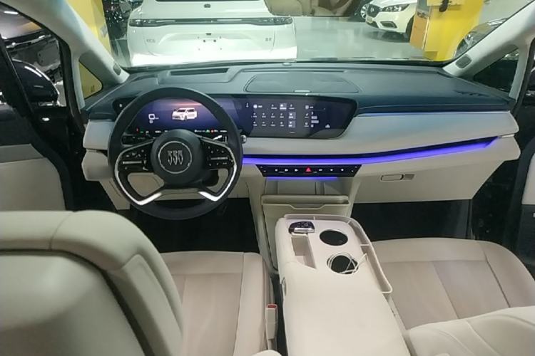 Used Buick GL8 New Energy 2026 Model Lu Zun Luxury Edition Center Console