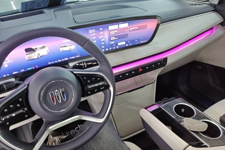 Used Buick GL8 New Energy 2026 Model Lu Zun Luxury Edition Center Console