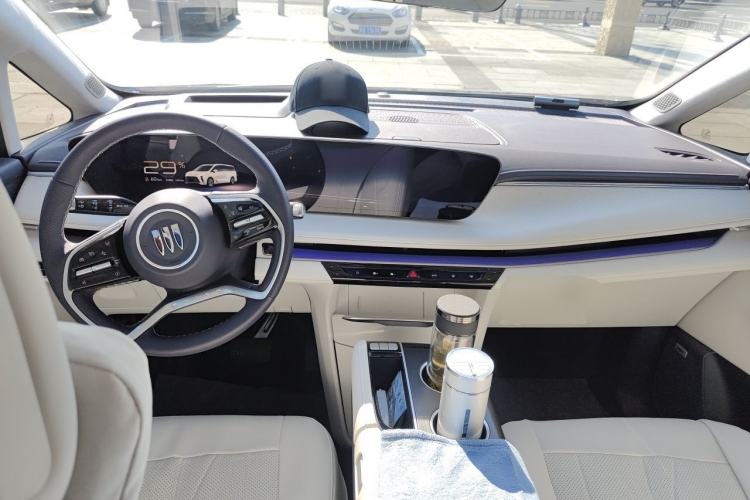 Used Buick GL8 New Energy 2026 Model Lu Zun Luxury Edition Center Console