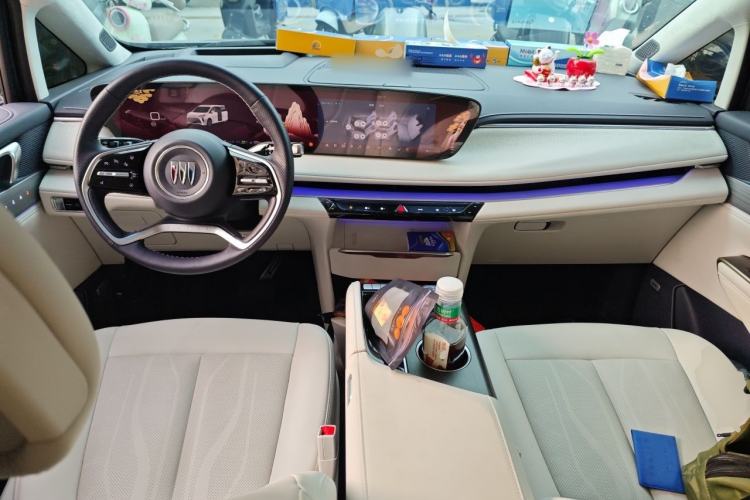 Used Buick GL8 New Energy 2026 Model Lu Zun Luxury Edition Center Console