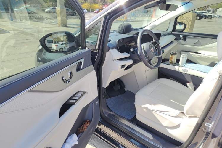 Used Buick GL8 New Energy 2026 Model Lu Zun Luxury Edition Driver Seat