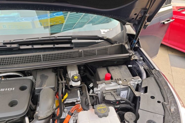 Used Buick GL8 New Energy 2026 Model Lu Zun Luxury Edition Engine Bay Left